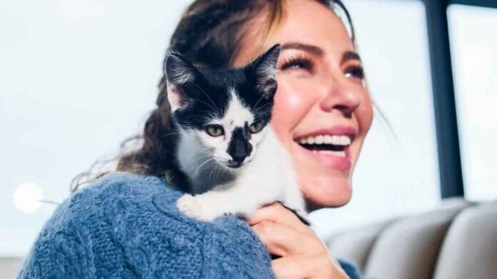 Paolla Oliveira adota 18 novos pets e emociona fãs