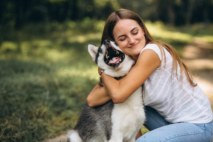 Ter um pet preserva funções do cérebro por mais tempo, diz pesquisa