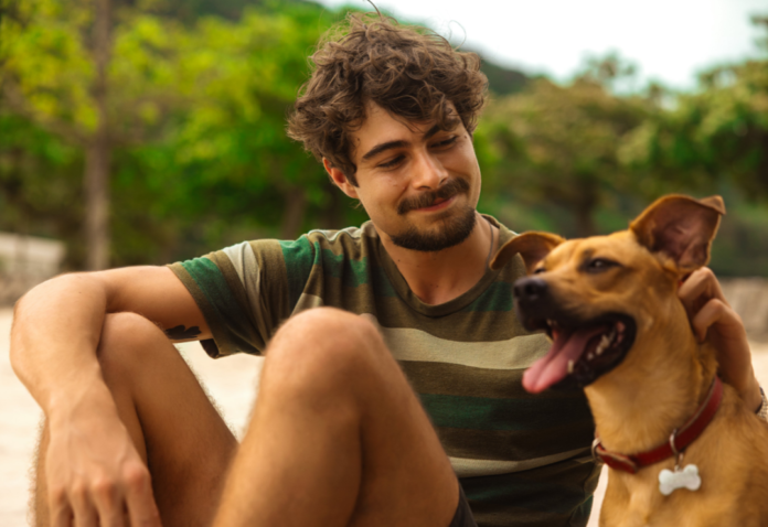 Filme com Rafa Vitti e cãozinho Amendoim ganha primeiro trailer