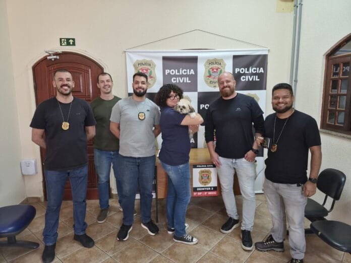 Cadela furtada há quase um ano é resgatada e reencontra a família em Campinas