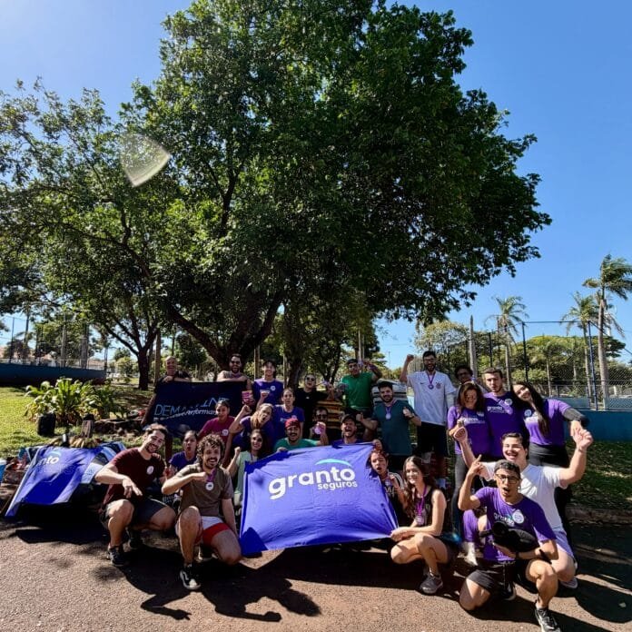 Colaboradores participam de gincana solidária que arrecadou mais de 1,3 tonelada de ração para animais em Uberaba