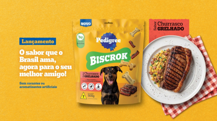 Sabor de casa: marcas apostam na brasilidade para fazer crescer o mercado de petiscos para cães